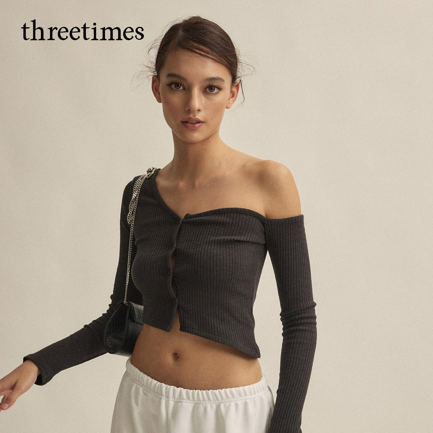 threetimes明星同款炸街独特漂亮针织衫2025超好看斜露肩短上衣女,淘宝优惠券,粉丝福利购,淘宝优惠卷