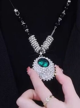 高级感绿水滴毛衣链项链女韩版时尚百搭秋冬吊坠衣服装饰挂件配饰