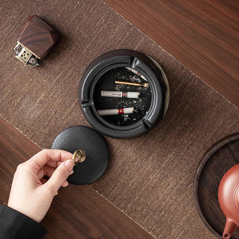 【黑陶远山】创意陶瓷烟灰缸家用客厅茶桌日式防风带盖防飞灰,淘宝优惠券,粉丝福利购,淘宝优惠卷