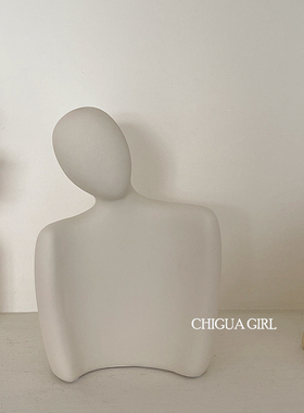 ns风抽象拥抱情侣人物摆件简约艺意家术客厅玄关电视柜创居装饰