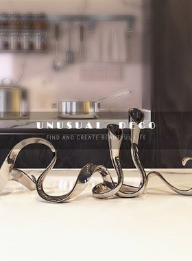 US 现样板房餐桌曲线飘带金属烛台酒店餐厅氛围感摆件