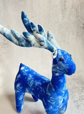 云南民族风手工扎染梅花鹿蓝染摆件家居装饰创意可爱温顺鹿