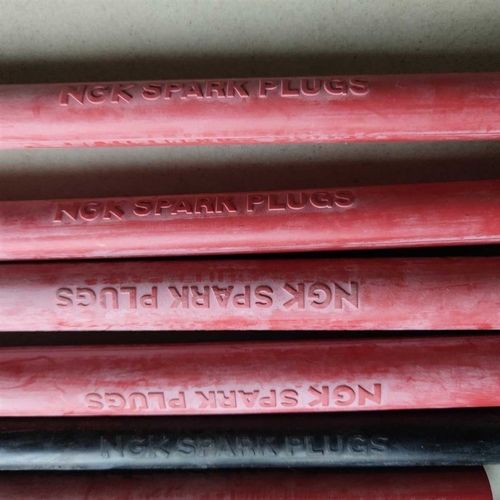 纯正NGK火花塞拆卸橡胶棒工具火花塞橡胶套筒胶棒火嘴安装锥 - 图0