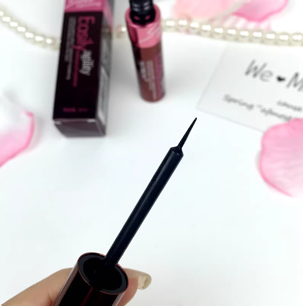 雅邦持久防水柔滑眼线液笔软头防水防汗不晕染国货彩妆学生初学者,淘宝优惠券,粉丝福利购,淘宝优惠卷