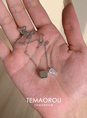 个性银色鸢尾花骰子仿钻项链2025