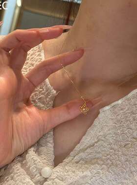 金色镂空花朵项链女2026新款高级感轻奢小众时尚气质锁骨颈链配饰