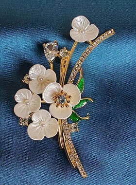 胸针高级感小众轻奢花朵外套胸花配饰品衣饰气质优雅别针现货