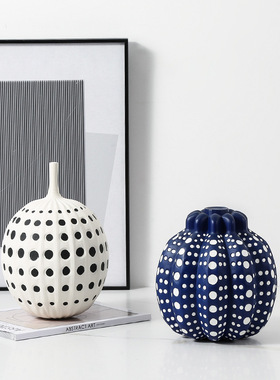 现代简约手工彩绘抽象圆点南瓜摆件样板间电视柜儿童房创意装饰品