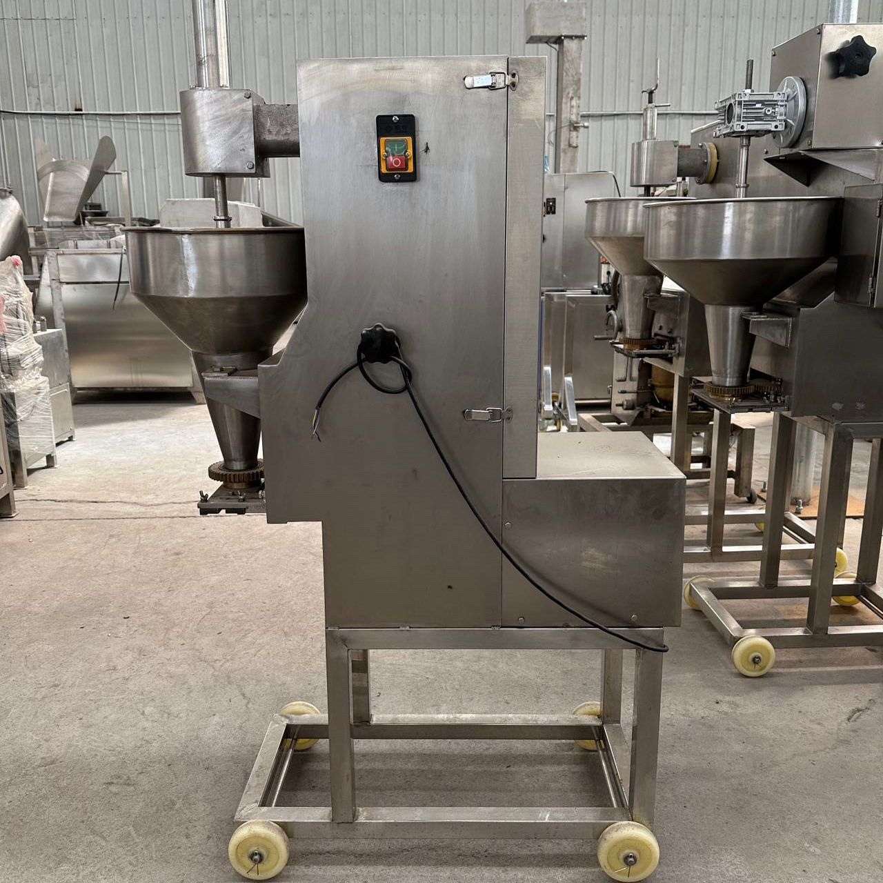 众康实心丸子机猪肉鸡肉鱼圆机港式鱼丸成型设备电动立式肉丸机,淘宝优惠券,粉丝福利购,淘宝优惠卷