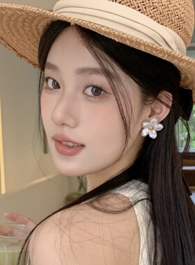 小众设计高级感巴洛克花朵珍珠耳环时尚轻奢小清新珍珠花朵耳钉女