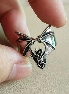 Vintage Men Metal Bat Ring Personalized Punk Domineering Alt