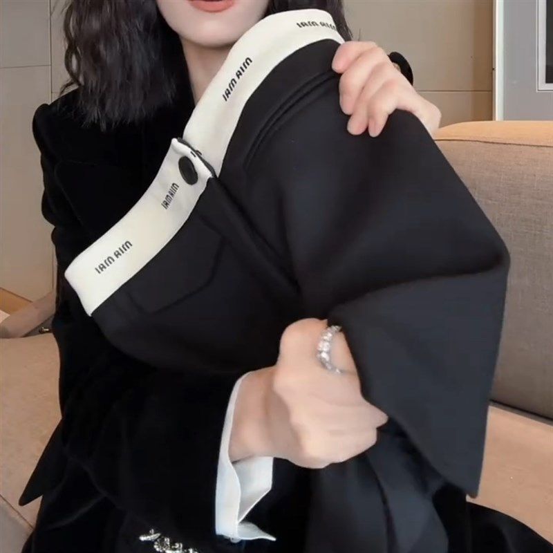 2024秋冬时尚设计感拼接休闲短裤厚款梨形高腰显瘦宽松阔腿短裤子,淘宝优惠券,粉丝福利购,淘宝优惠卷