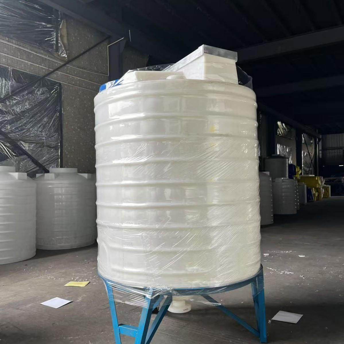 LLDPE药剂桶带磁翻板滚塑箱污水处理PAM储罐3吨5立方锥底塑料水箱 - 图2