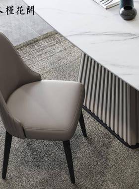 现代家用餐椅轻奢简约高级吃饭椅设计师意式北欧皮凳子小户型餐厅