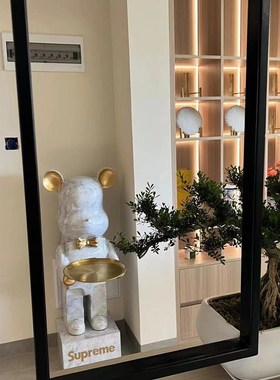 网红暴力熊大摆件客厅落地电视柜轻奢家居装饰创意存钱罐托盘收纳