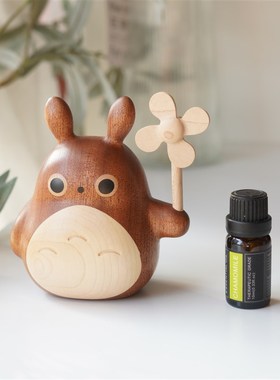 Joe/实木龙猫桌面摆件车载风车可以动的可爱创意装饰礼物