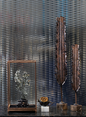 邸高家居客厅书房博物架三足方耳鼎黑鸡翅L木玻璃罩防尘展示盒摆