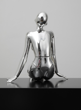 现代轻奢电镀银空山基机械姬科技女神摆件客厅电视柜电脑桌装饰品