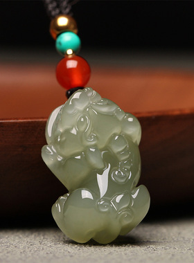 本命年和田玉青玉石霸王迷你小貔貅吊坠皮丘挂件转运项链玉坠