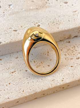 eManco设计师款镀18K金可爱胖乎乎恶魔之眼嘴唇双面戒指女士饰品