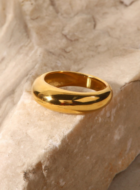 eManco欧美时尚简约圆形光面弧面戒指真空电镀18K金潮流时尚指环