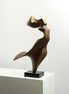 意式极简古铜色凌空飞舞树脂雕塑售楼处酒店玄关桌面创意艺术摆件