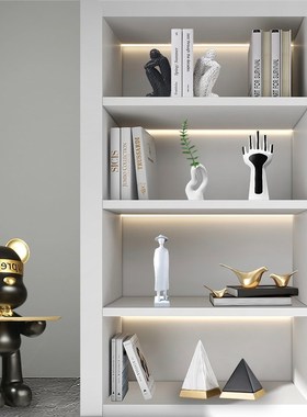 现代轻奢客厅电视柜摆件s创意抽象人物雕塑办公室展示柜书柜装饰