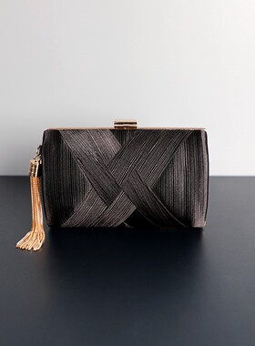 轻奢黑色系样板房间衣帽间装饰品梳妆台首饰托盘包工艺品软装组合