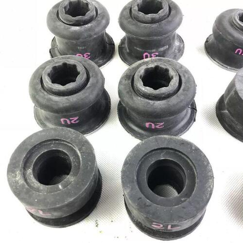 适配陆地巡洋舰4500 4700 LC80 LC100大梁胶套车架衬套大梁缓冲胶 - 图1