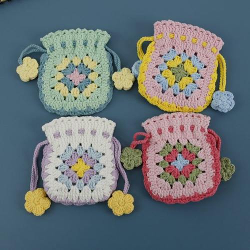 新款编织祖母方格兔头束口包手工毛线钩织零钱袋甜美卡通手作小包 - 图0