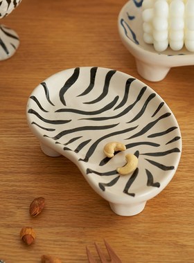 肆月陶瓷托盘日式复古轻奢高级感网红摆拍家用饰品放钥匙置物摆件