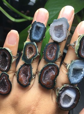 原矿原石原矿玛瑙小晶洞戒指S925银镶嵌聚宝盆玛瑙活口流行饰品