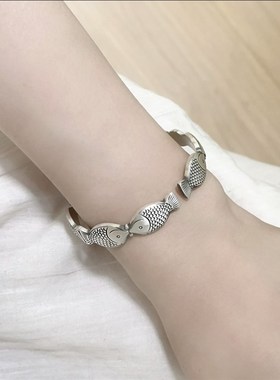 厂家直发 复古百搭简约民族风足银纯手工錾刻小鱼银镯环   包邮价