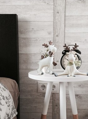 ins创意树脂鹿小摆件儿童房间桌面可爱装饰品蛋糕店隔板个性摆饰