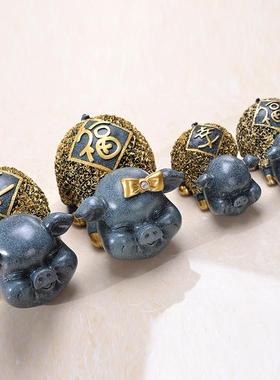 C0050-1蓝树脂工艺品欧式色大号幸福猪摆件意创客柜厅电视家居装