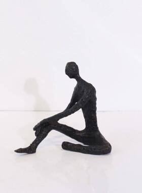 B0495创意抽象黑色人物铸铁摆雕塑开设别墅客厅书柜放柜博架古软