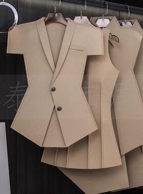 极简现代样衣板房衣帽开放柜间衣橱毛毡衣服软装饰品组陈JJ列摆件