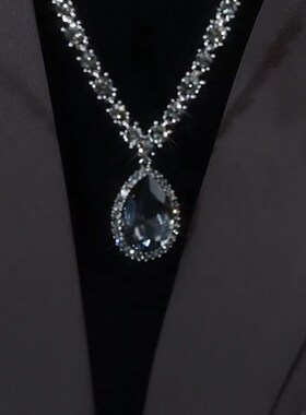 天使之泪毛衣链几何水滴形项链轻奢配饰时尚百搭端庄优雅大气挂件