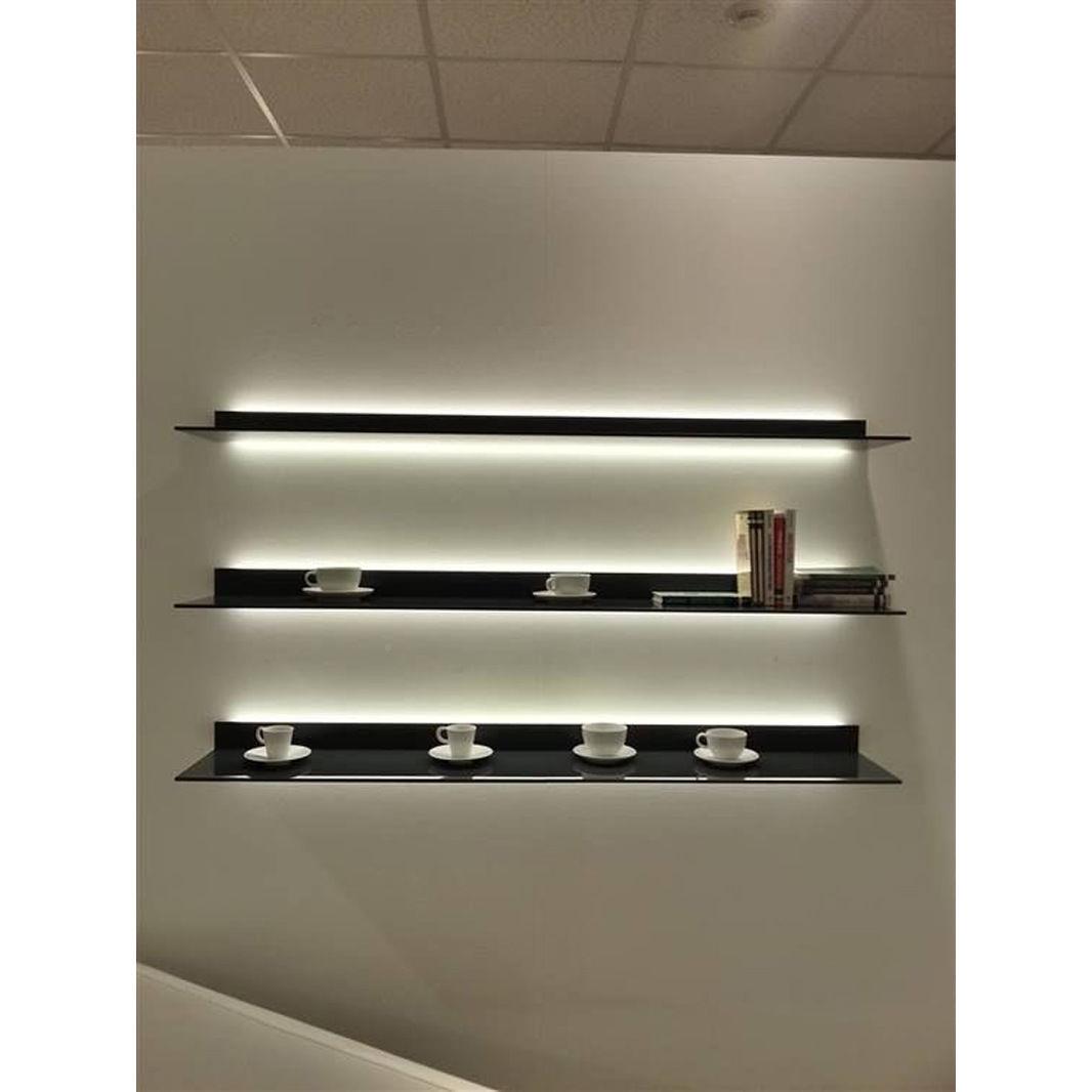 属一字GWD墙隔板室房间壁挂卧靠发光展架搁板墙上置物金架带灯层 - 图0