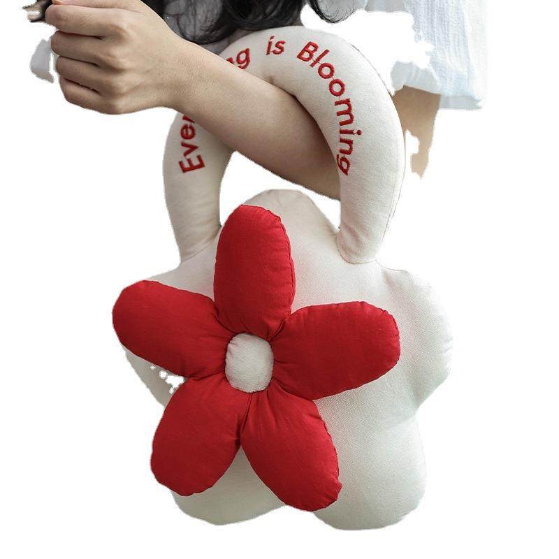 结婚压床花朵喜字抱枕新婚公仔沙发送新人红色婚房布置婚庆靠枕,淘宝优惠券,粉丝福利购,淘宝优惠卷