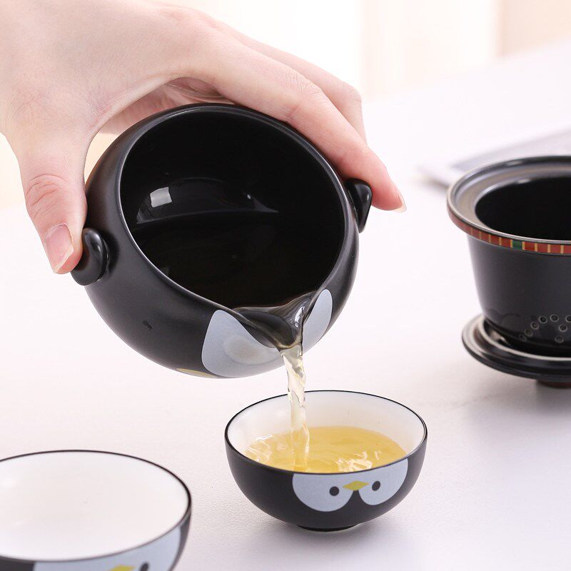 Ceramic Quick Guest Cup One Pot Two Cups Portable Outdoor Travel Tea Set Gift Box Penguin Creative Teapot Tea Cup