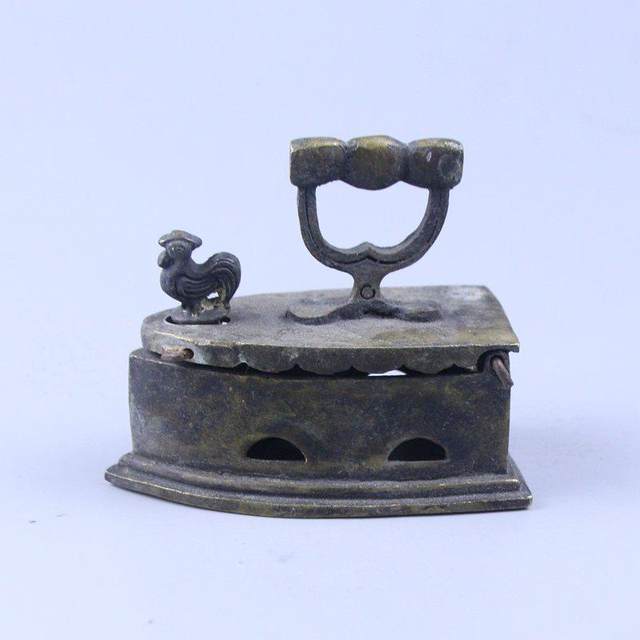 Antiques and miscellaneous imitation old objects ironing iron AQZ ironing clothes ornaments ancient collection