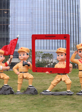 户外玻璃钢卡通人物红军八路军抗战英雄雕塑广场公园红色主题摆件