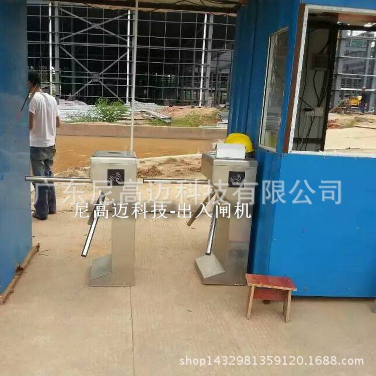 Vertical three-roller turnstile for real-name employee access at the construction site, single-machine access control and attendance