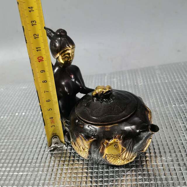 A large number of old antique copperware collections, copperware collections, antiques and miscellaneous beauty pots, tea pets, tea art, study rooms