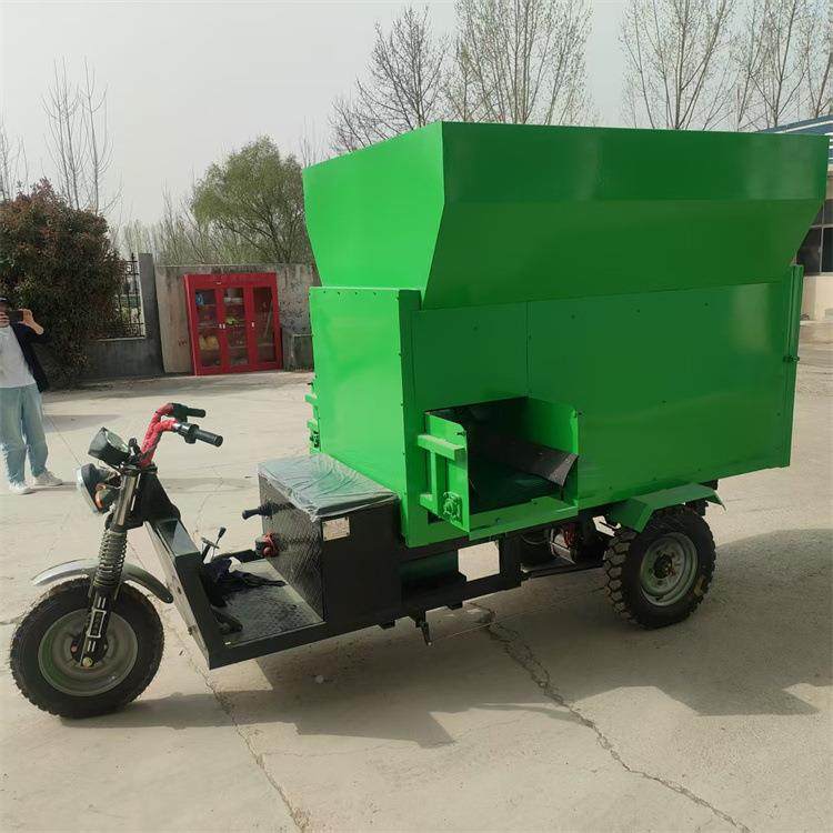 养殖场饲草料投机体车料搅撒撒GGX料一机柴油载5立方喂料车,淘宝优惠券,粉丝福利购,淘宝优惠卷