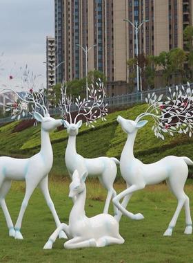 户外色梅花抽象鹿塑学校鹿公园林草雕坪仿白真鹿景观动物落地摆件