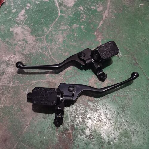 适用阿普利亚SR300 SR250 APR250T-V X7后刹车泵上泵前碟刹泵左右 - 图0