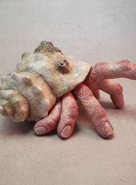 手指寄生蟹雕塑恐怖蜗牛手树脂摆件万圣节花园装饰品摆件创意道具