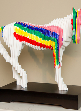 蒙德里安彩虹马雕塑艺术人物摆件酒店售楼处抽象线条家居软装饰品